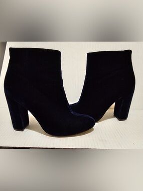 Maiden Lane Dark Blue Velvet Ankle Boots Booties Shoes Sz 6 Heels